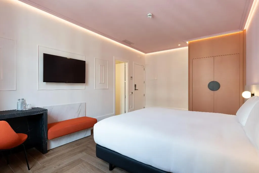 DOUBLE WITH TERRACE Room, Ikonik Gran Vía, Madrid