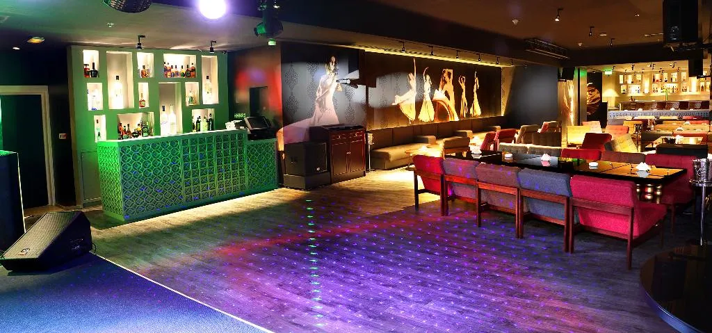 Bar, Hues Boutique, Dubai