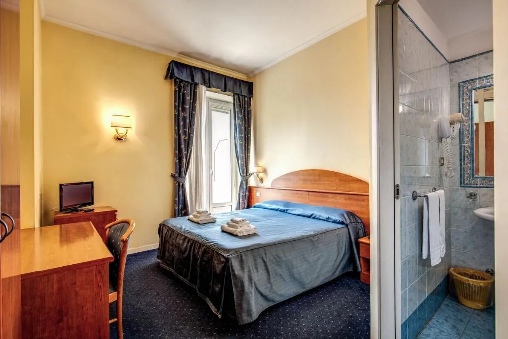Room, Laura, Rome
