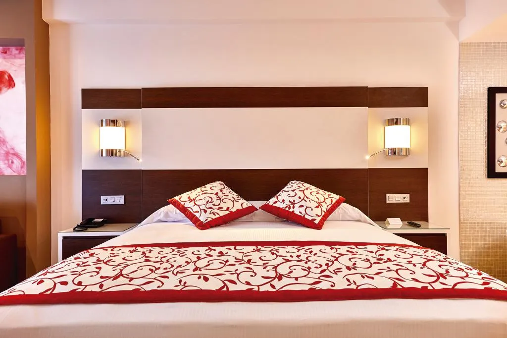 JUNIOR SUITE PARTIAL OCEAN VIEW Room, Riu Palace Costa Mujeres - All Inclusive, Cancun Area