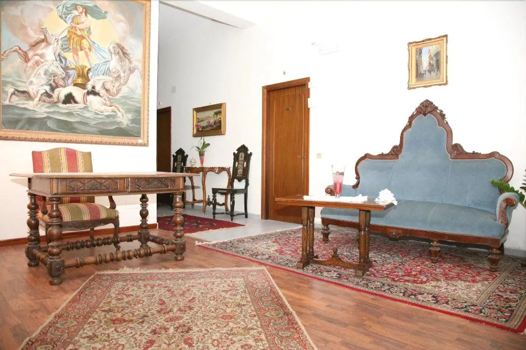 Lobby, Hotel Bonifacio, Rome
