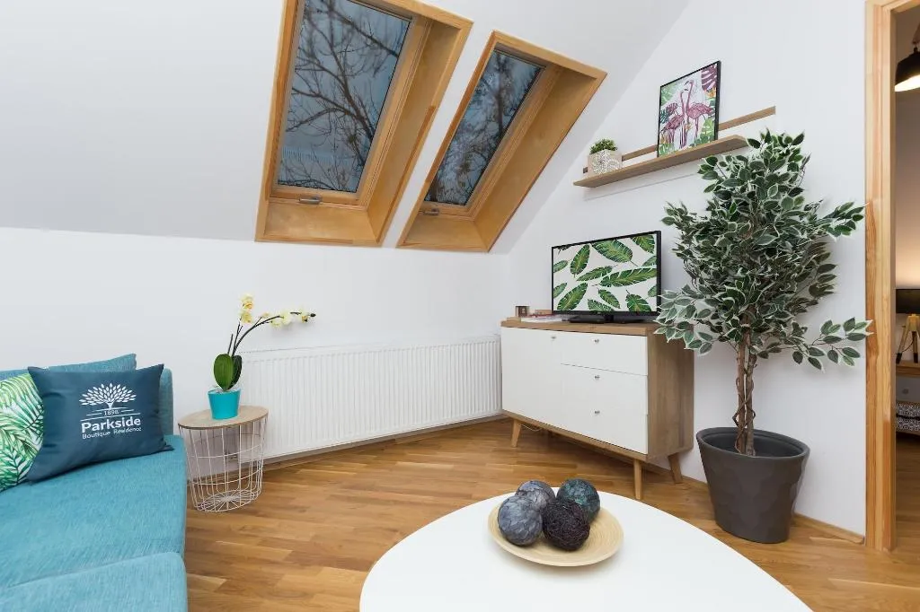 Room, 1898 Parkside Boutique Residence, Krakow