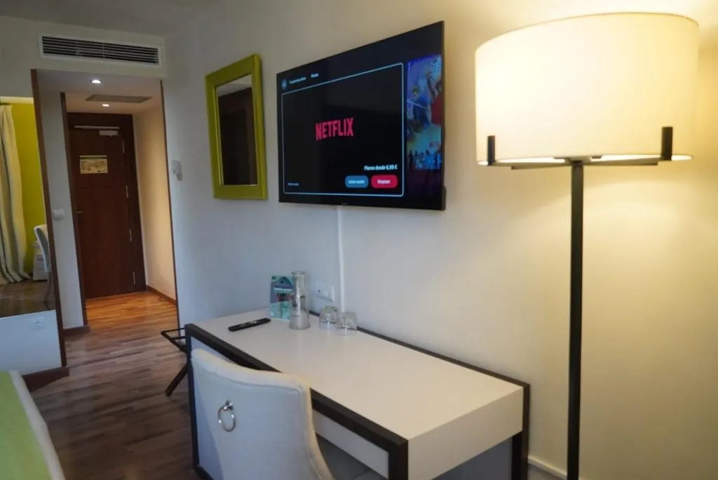 TRIPLE STANDARD Room, Palacio de Valderrabanos, Madrid