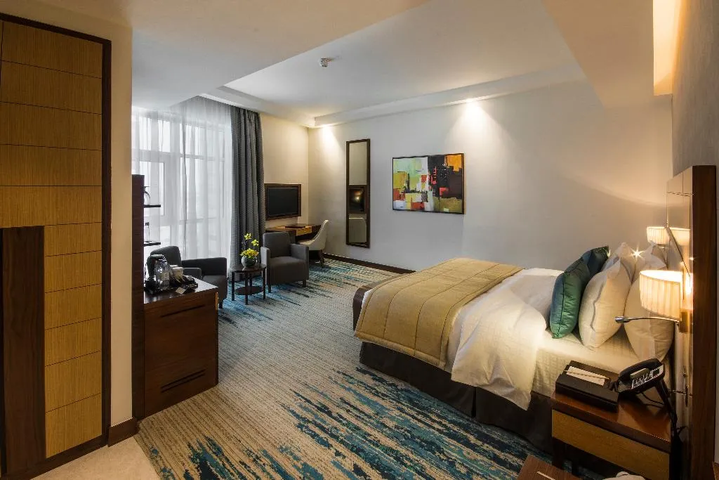 DOUBLE SINGLE USE DELUXE Room, Golden Tulip Media Hotel, Dubai
