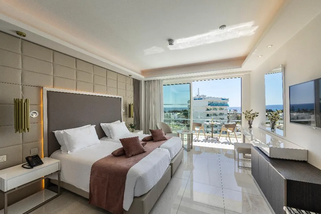 TWIN SEA VIEW Room, Chrysomare Beach Hotel & Resort, Cyprus