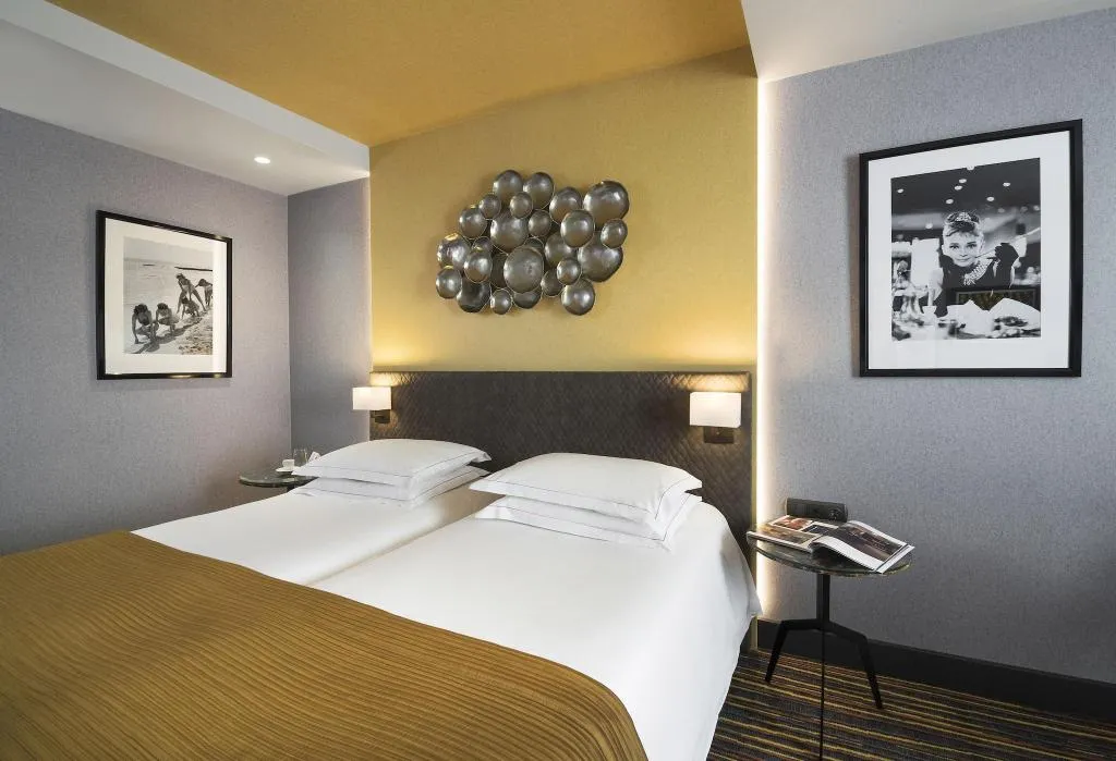 Room, President, Athens