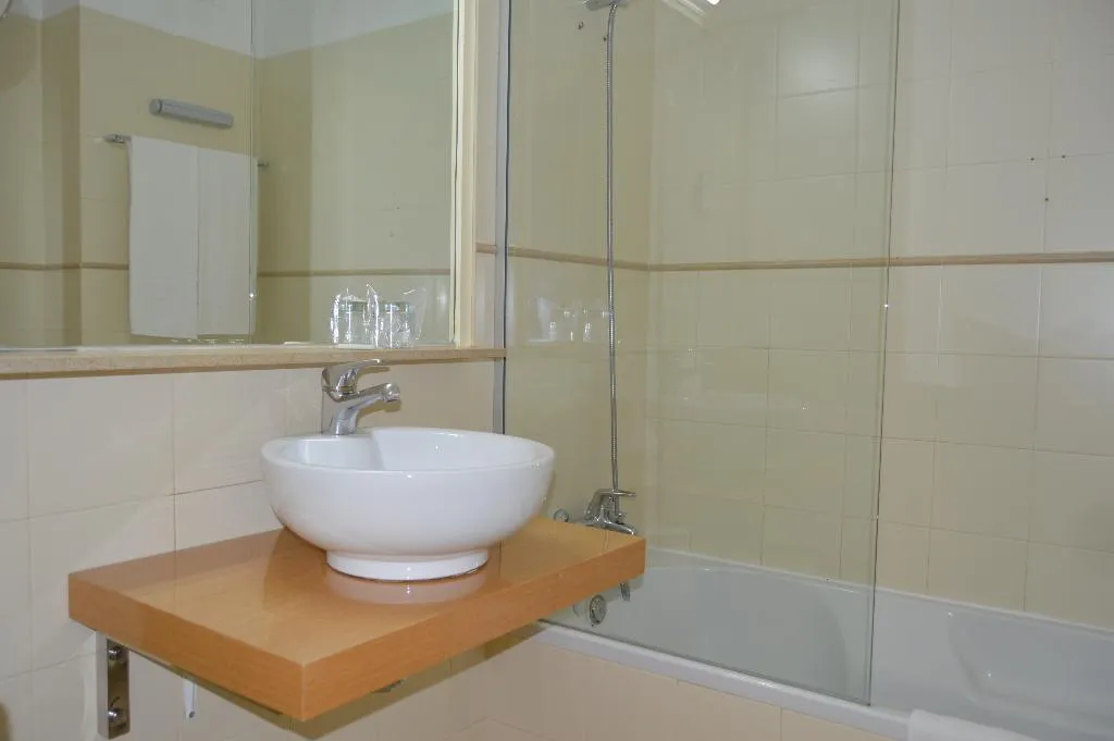 APARTMENT CAPACITY 4 ONE BEDROOM Room, Mouraliz Apartamentos, Algarve