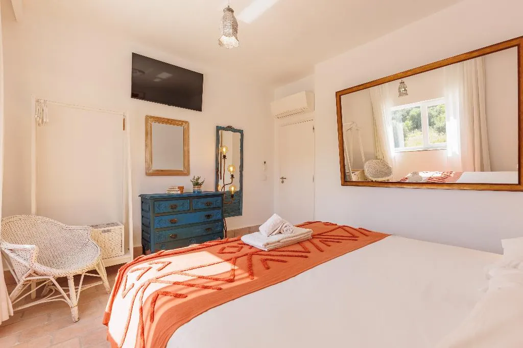 APARTMENT DELUXE THREE BEDROOM Room, Laranjal Farm House, Algarve
