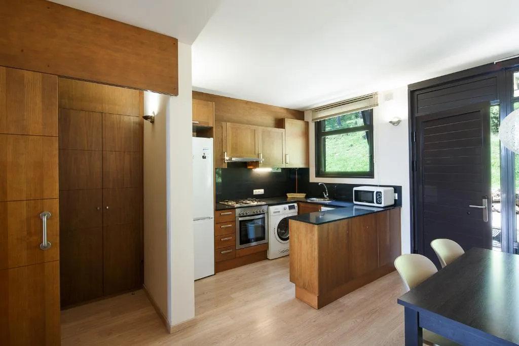 APARTMENT THREE BEDROOMS ONE BATHROOM Room, Apartments Masella 1600  Turistics, Costa Brava