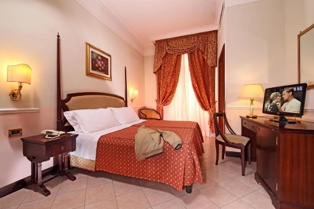 DOUBLE SINGLE USE STANDARD Room, Nizza, Rome