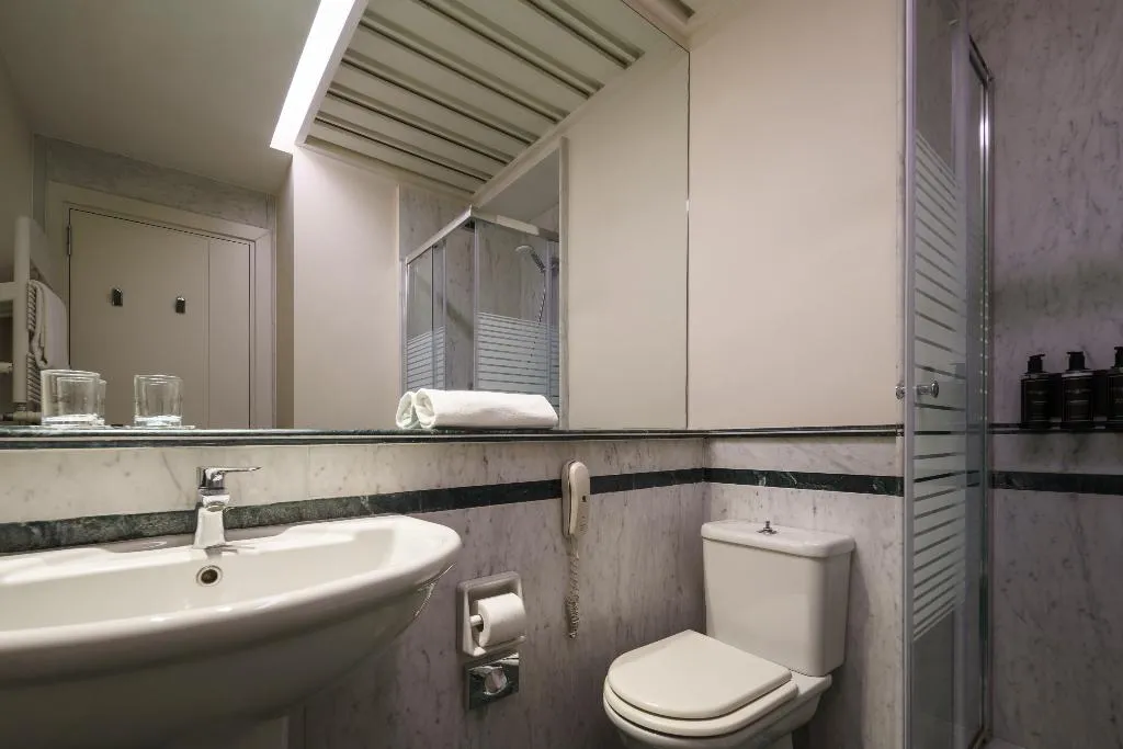 DOUBLE BASIC Room, Exe Majestic, Naples