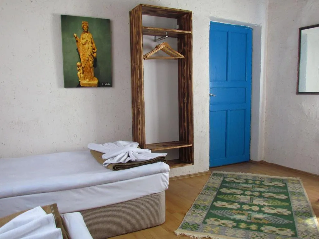 Room, Amazon Antique, Izmir