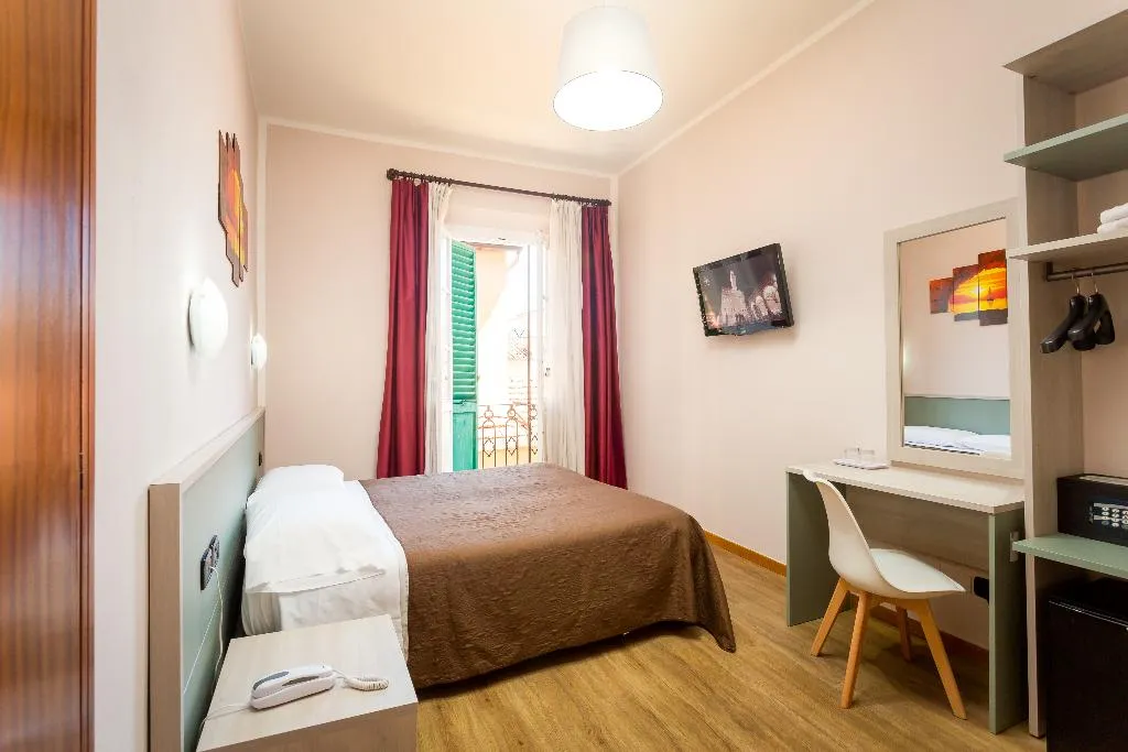 DOUBLE STANDARD Room, Basilea, Florence