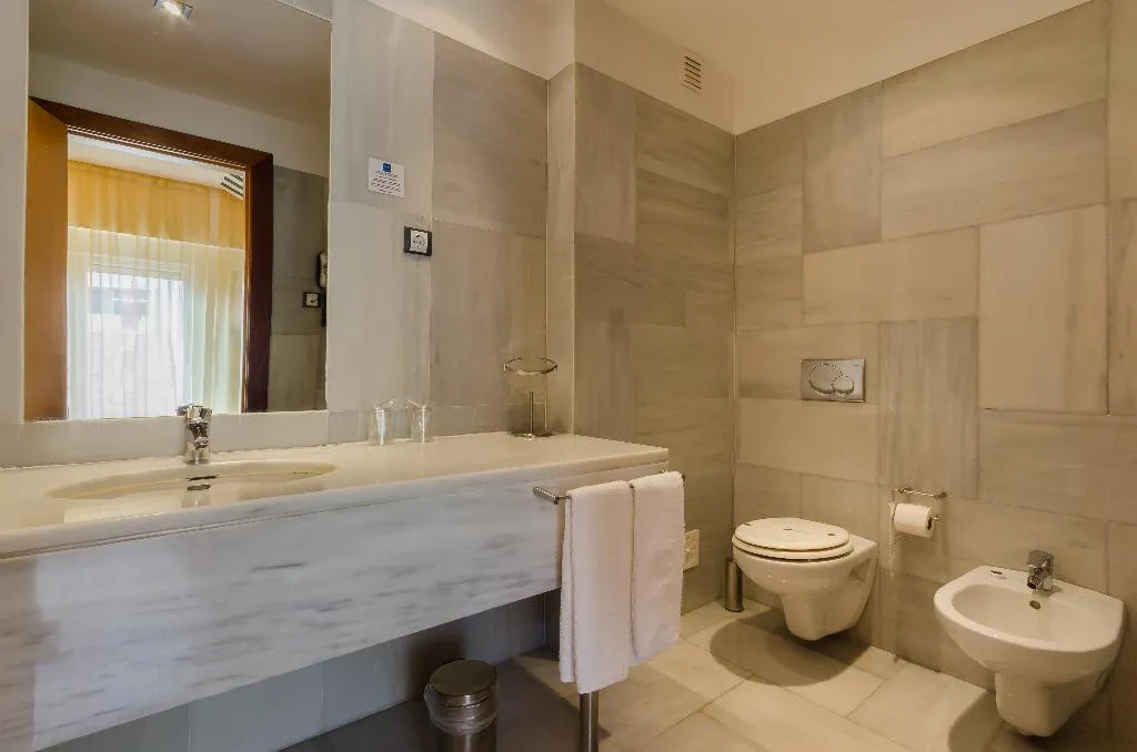 SUITE CAPACITY 3 Room, Hotel Príncipe Real, Lisbon