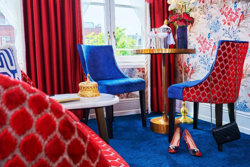 DOUBLE DELUXE CANAL VIEW Room, Estherea, Amsterdam
