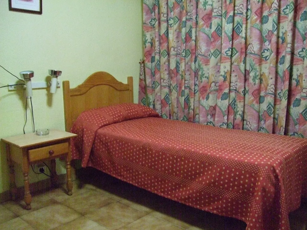 DOUBLE SINGLE USE STANDARD Room, Hostal Jacinto, Madrid
