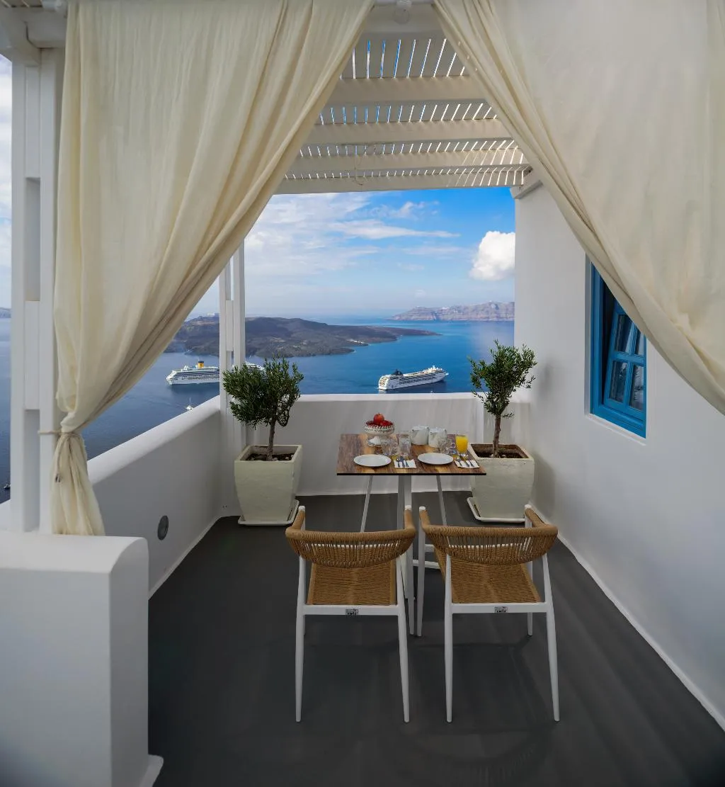 DOUBLE STANDARD Room, Kamares Apartments, Santorini