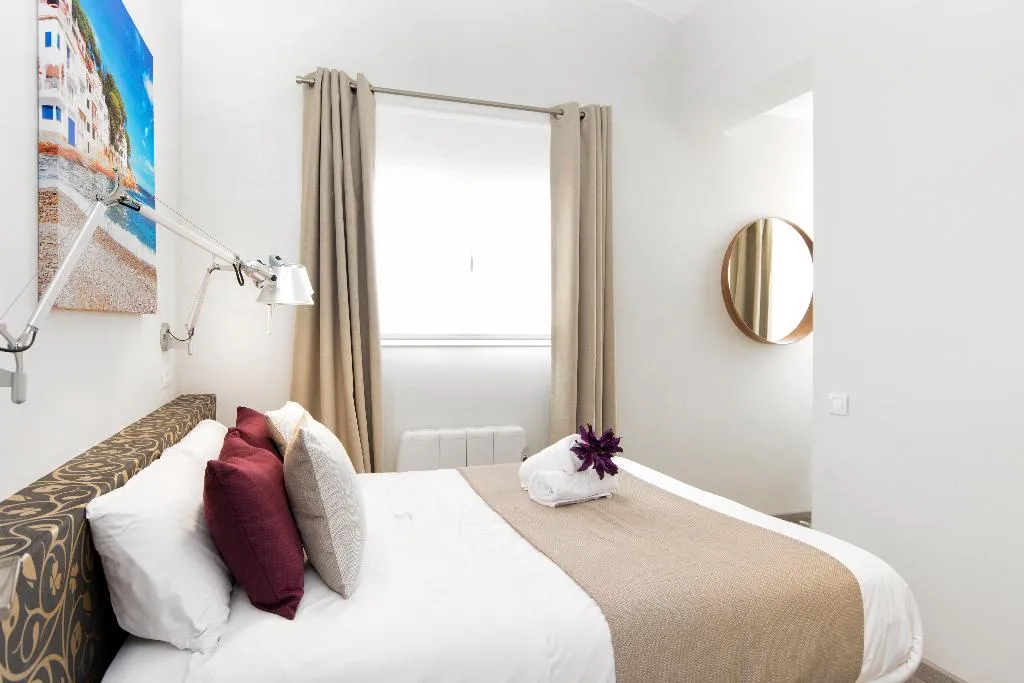 APARTMENT THREE BEDROOMS Room, Mercedes Heritage Apartments, Barcelona