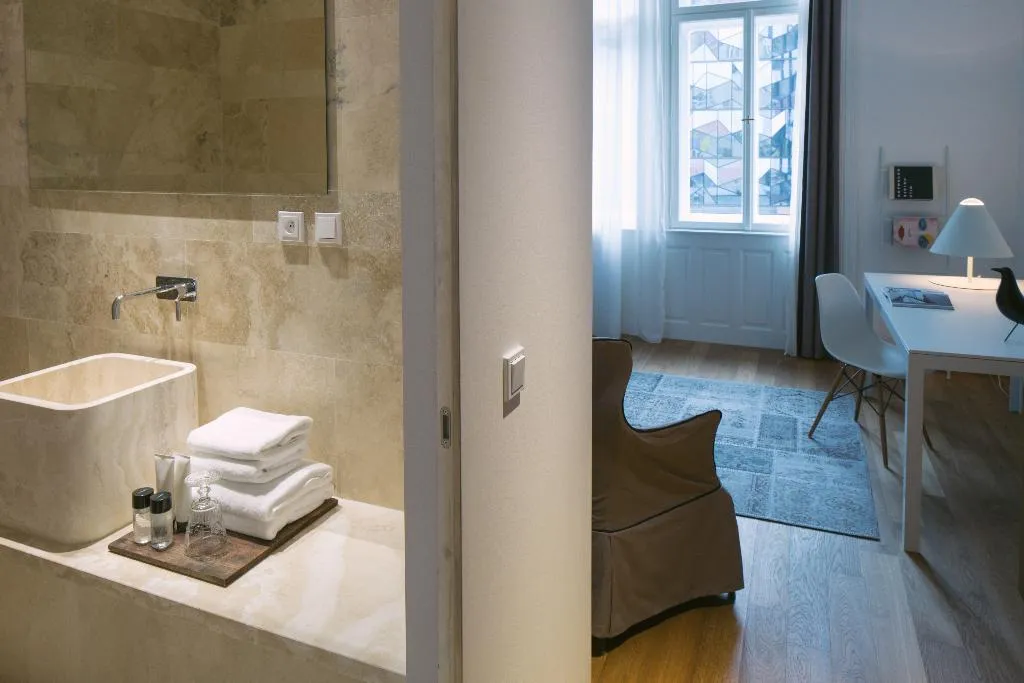 DOUBLE SUPERIOR Room, Golden Crown, Prague