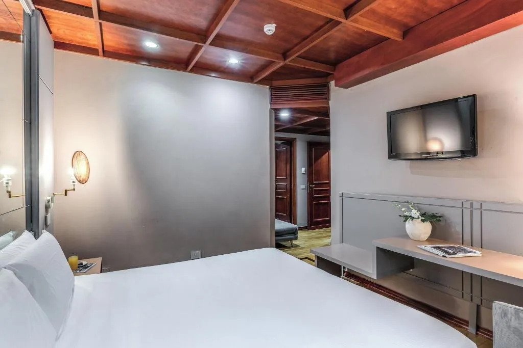 DOUBLE SUPERIOR QUEEN BED Room, Madison, Rome