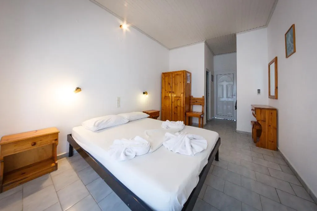 Room, Venus Studios, Zante