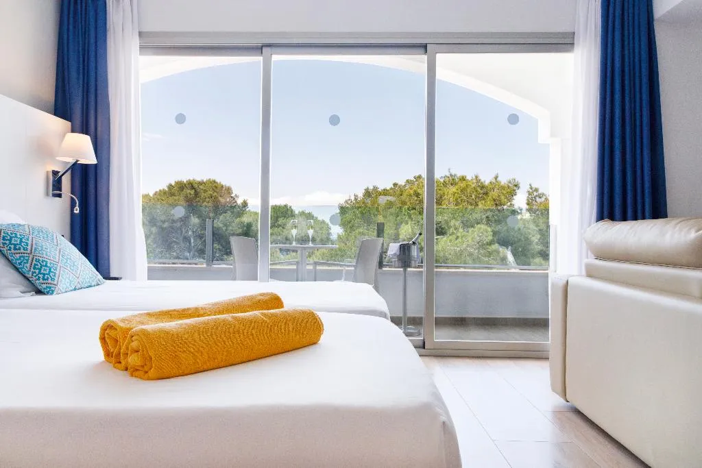 JUNIOR SUITE STANDARD Room, Mar Hotels Alcanada, Majorca