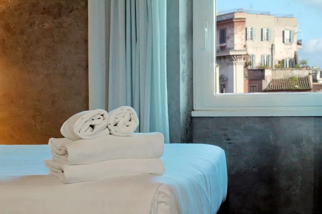 Room, Mama's Home Rome, Rome