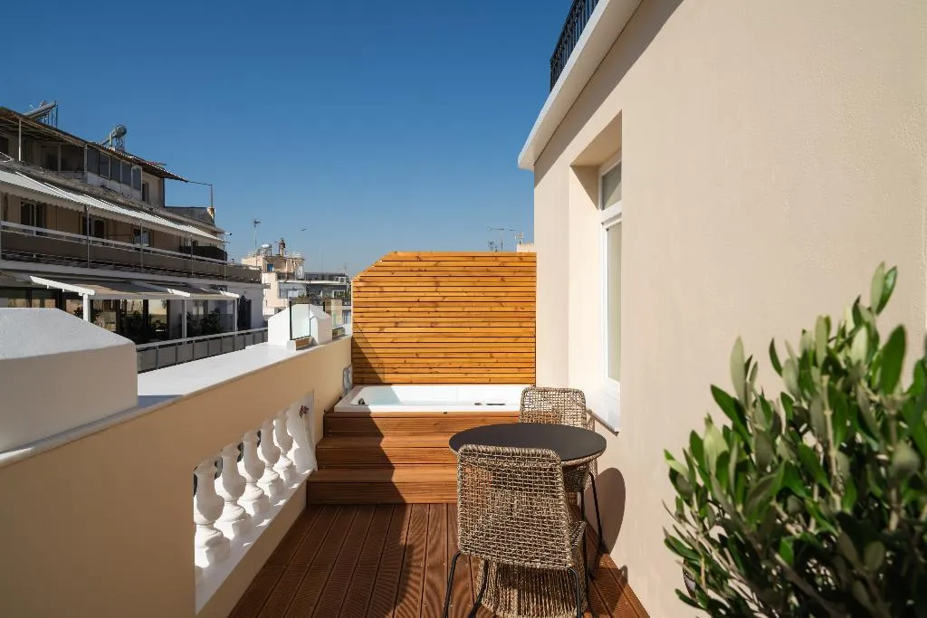 SUITE WITH JACUZZI Room, Praxitelous Luxury Suites, Athens