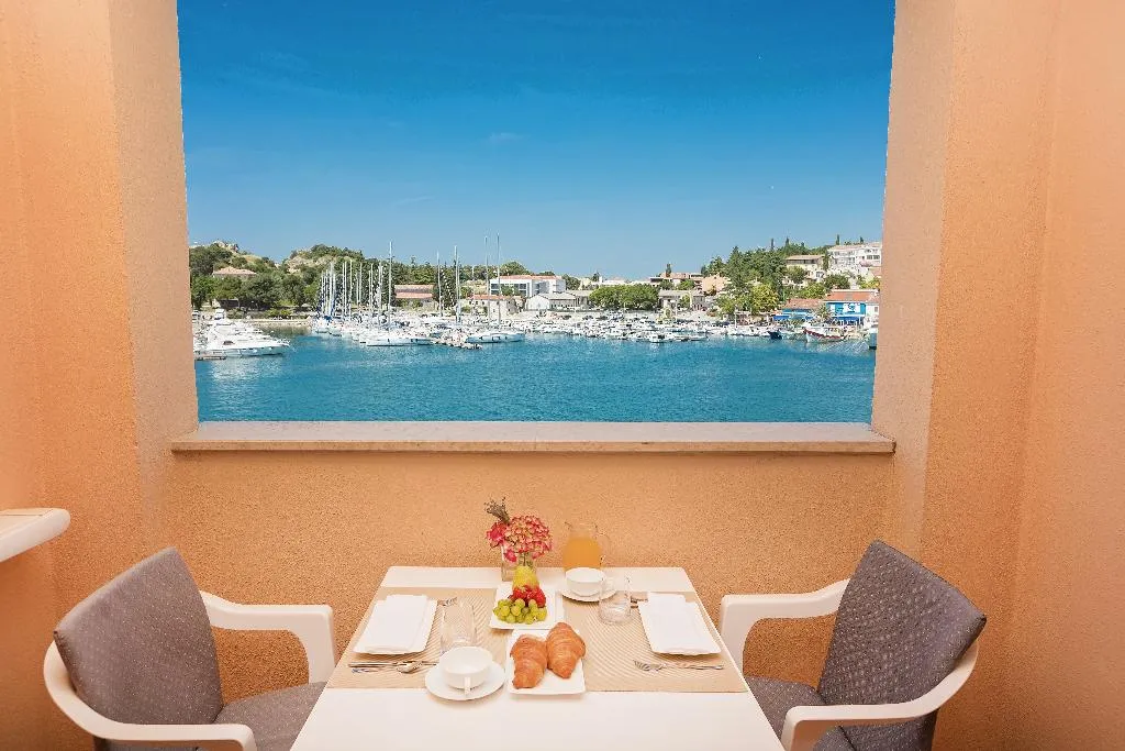 APARTMENT CAPACITY 6 Room, Maistra Select Riva Apartments, Istria