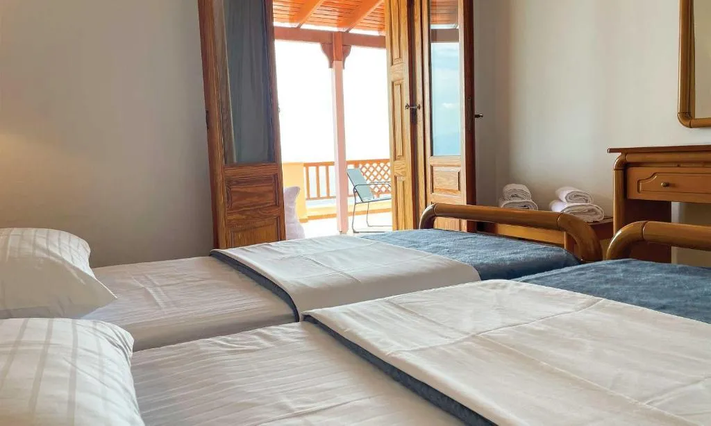 APARTMENT SEA VIEW TWO BEDROOMS Room, Nereides Seaside Apartments, Samos