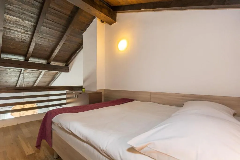 Room, Vista, Istria