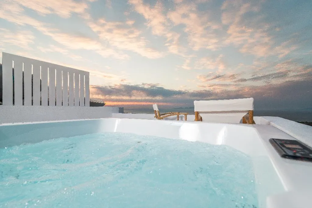 SUITE HONEYMOON Room, Fava Eco Suites, Santorini