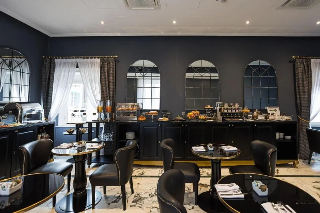 Restaurant, Hotel metro 900, Naples