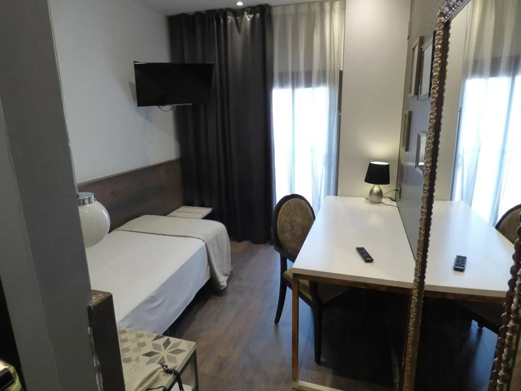 SINGLE BASIC Room, Moderno, Barcelona