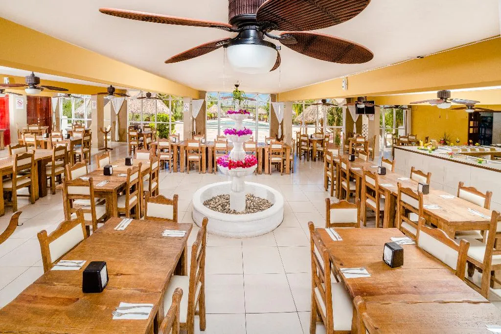 Restaurant, Uxmal Resort Maya, Cancun Area
