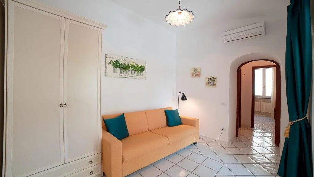 Room, Mimì B&B, Naples