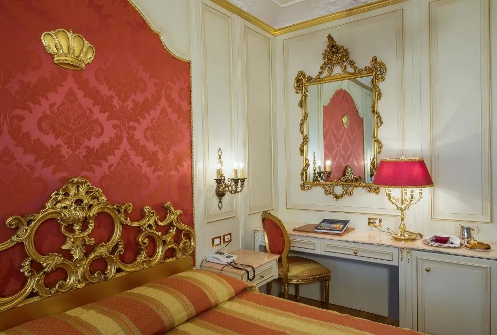 TWIN LAKE VIEW Room, Regina Palace, Milan