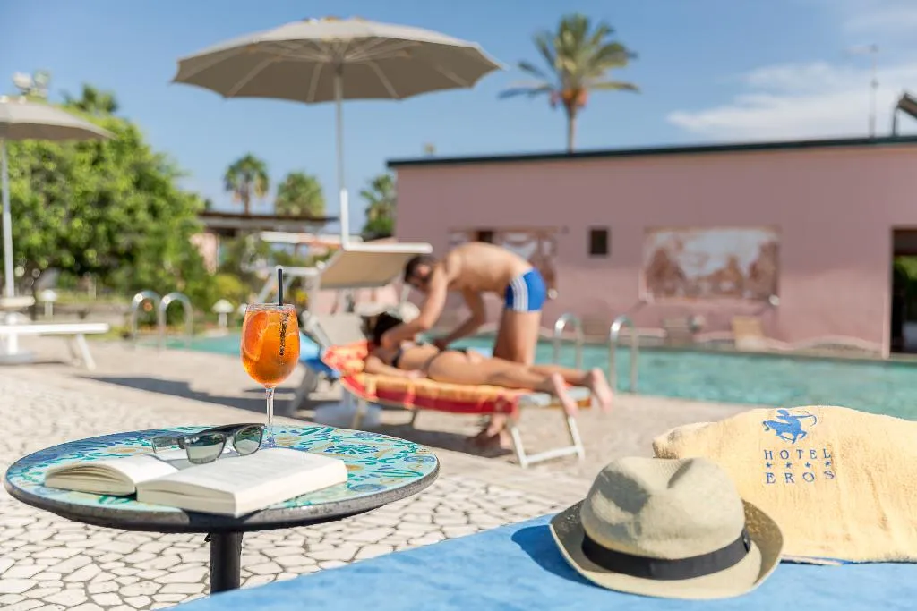 Pool, Eros, Palermo