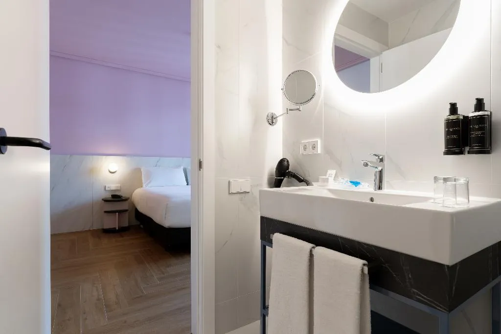 DOUBLE STANDARD Room, Ikonik Gran Vía, Madrid