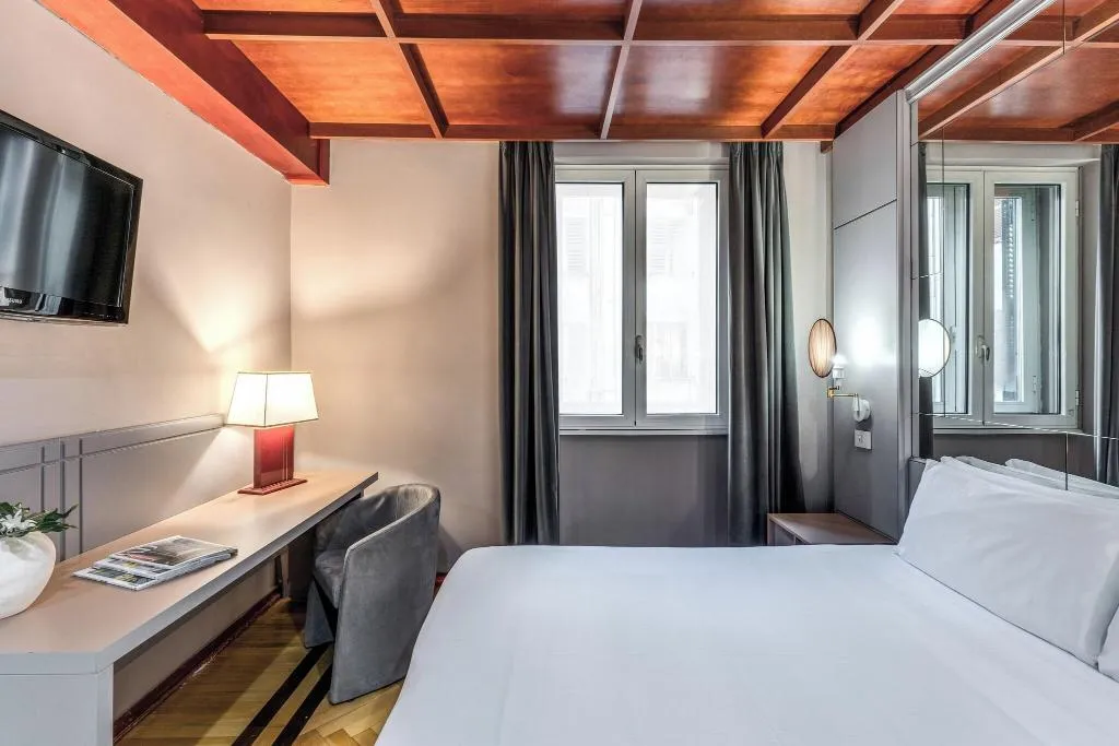 DOUBLE SUPERIOR QUEEN BED Room, Madison, Rome