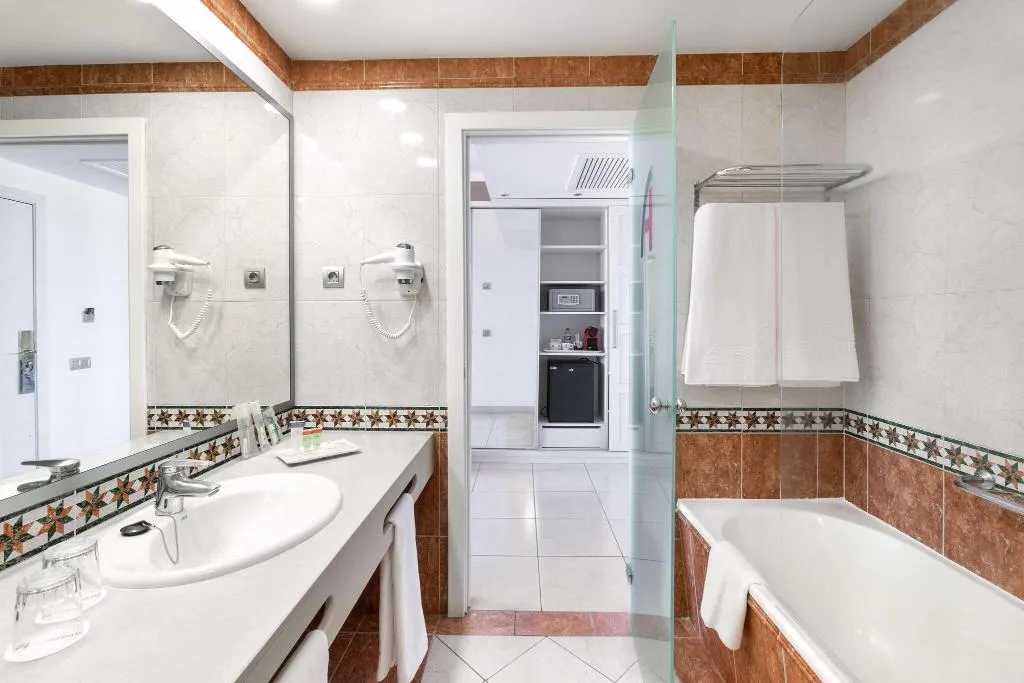 TRIPLE TWO BEDS Room, Alexandre La Siesta, Tenerife