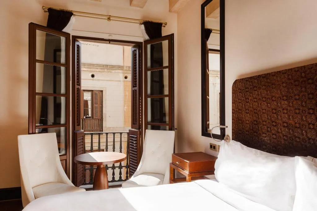 DOUBLE KING SIZE BED Room, Do: Placa Reial, Barcelona