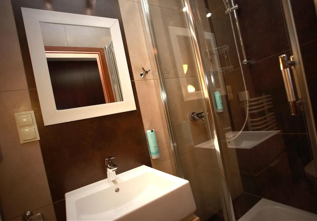 Room, Dom Turysty - Pokoje Goscinne, Krakow