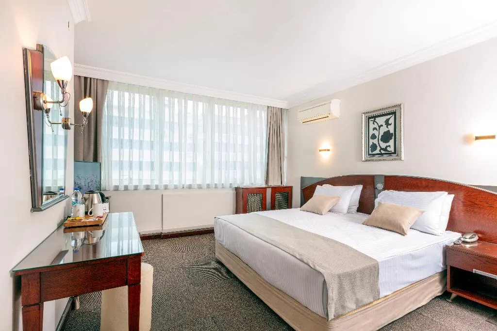 Double or Twin KING SIZE BED Room, Kaya Hotel, Izmir