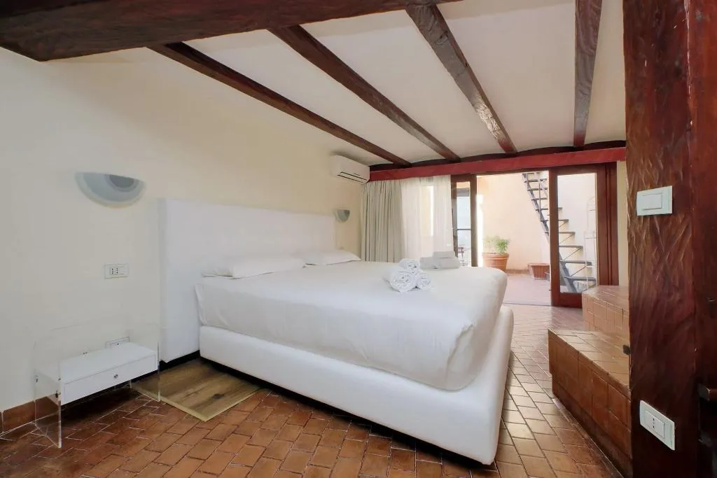 FAMILY ROOM DUPLEX Room, Trevi Rome Suite, Rome