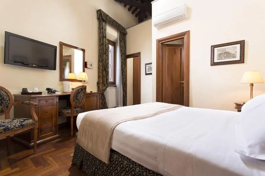 Room, Teatro Pace 33, Rome