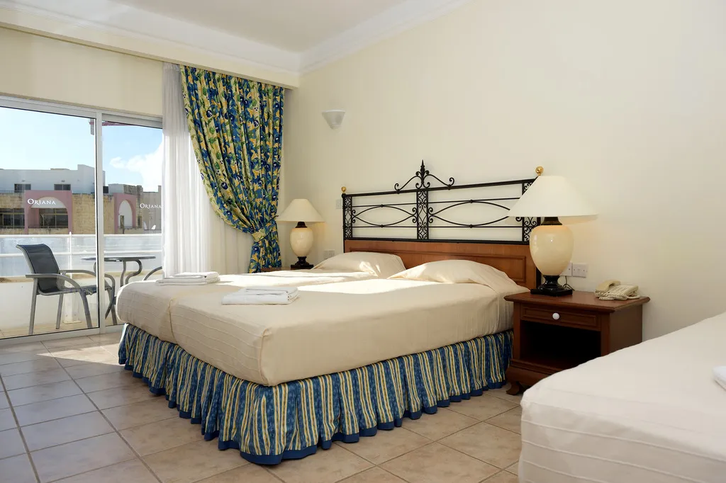 TRIPLE STANDARD Room, Oriana Hotel, Malta