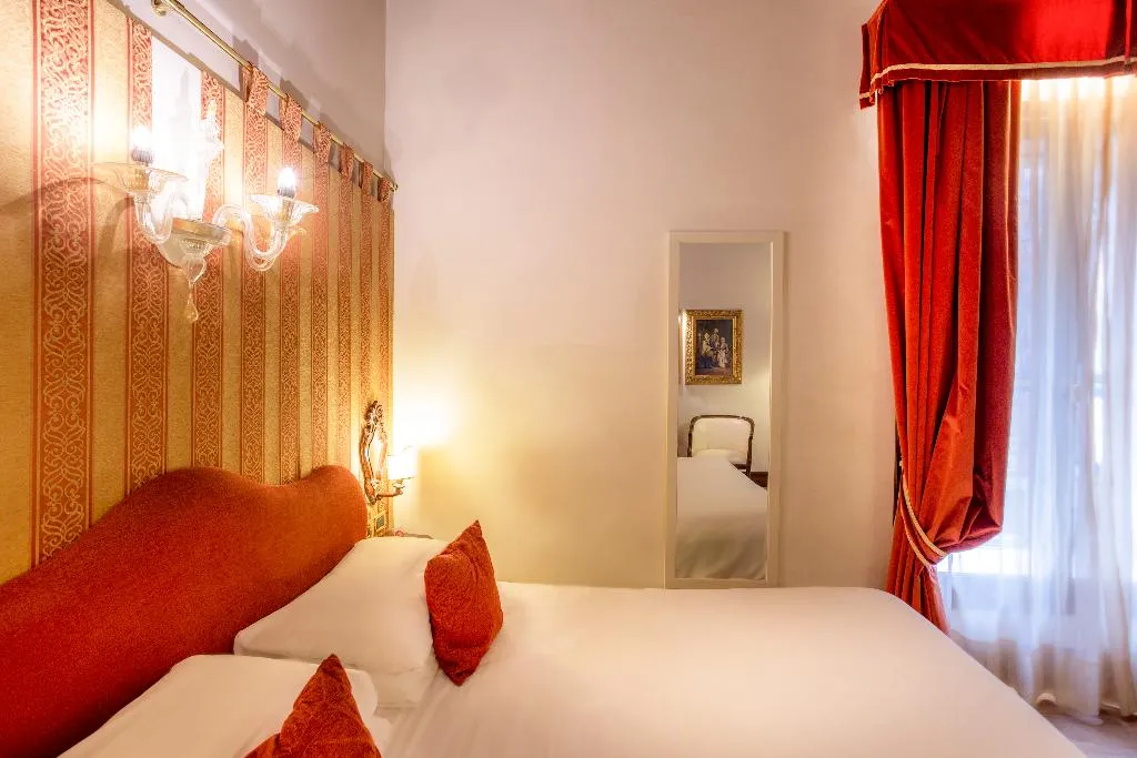 Double or Twin CLASSIC Room, Ruzzini Palace, Venice