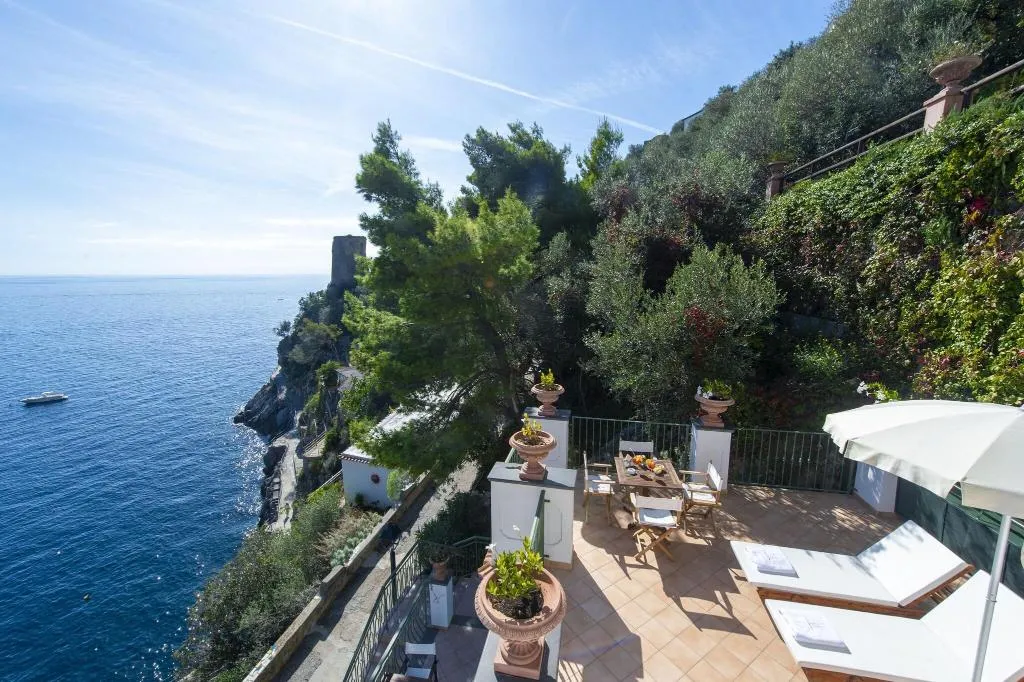 DOUBLE QUEEN SIZE BED Room, Hotel Onda Verde, Naples