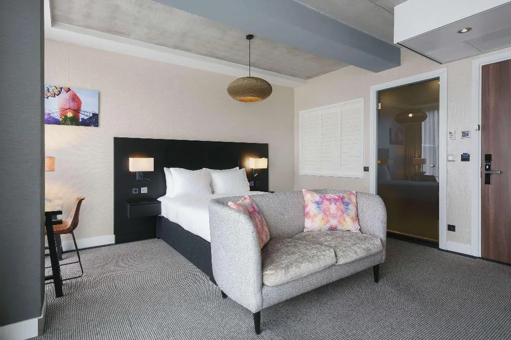 DOUBLE DELUXE QUEEN BED Room, DoubleTree by Hilton NDSM Wharf, Amsterdam